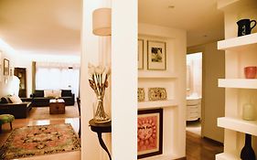 Chic And Elegant Apartment In The Heart Of Rome